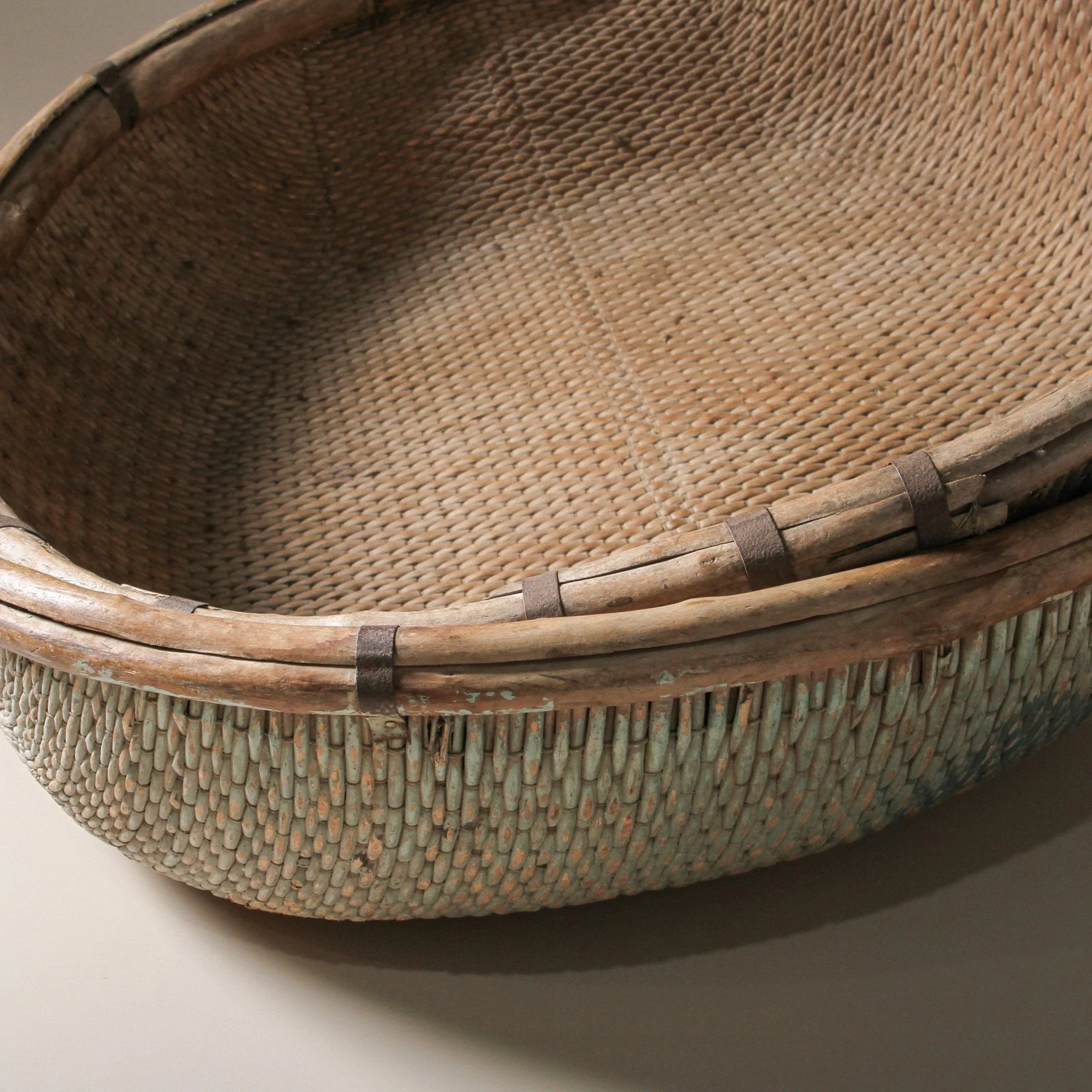Chinese Willow Grain Tray - Image 3