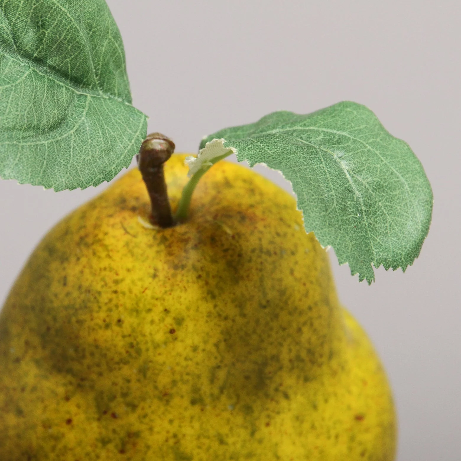 Fruit Pear w/Leaf Green 11cm - Image 2