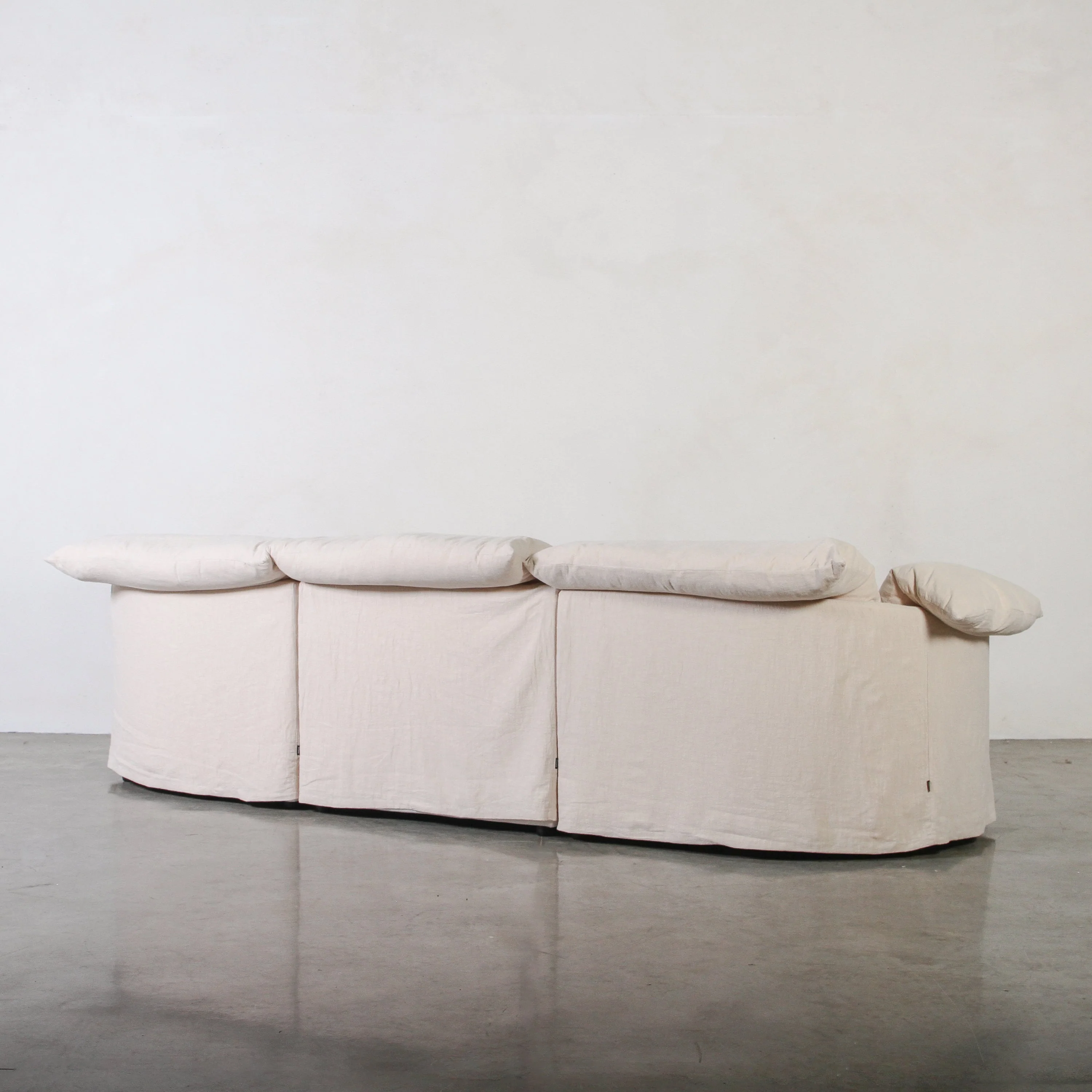 Loren Sofa - Image 10