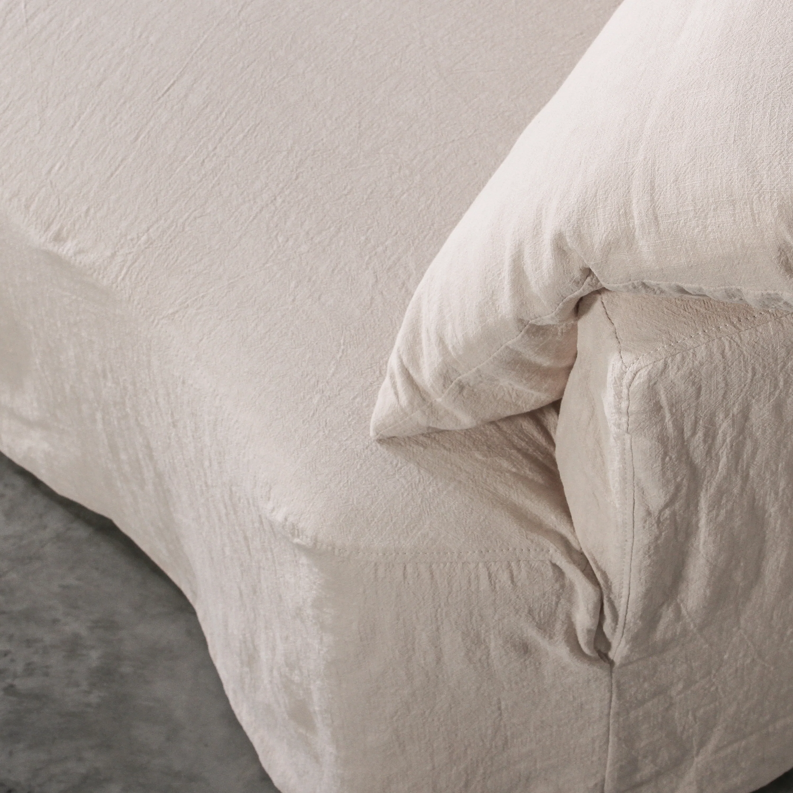 Loren Sofa - Image 15