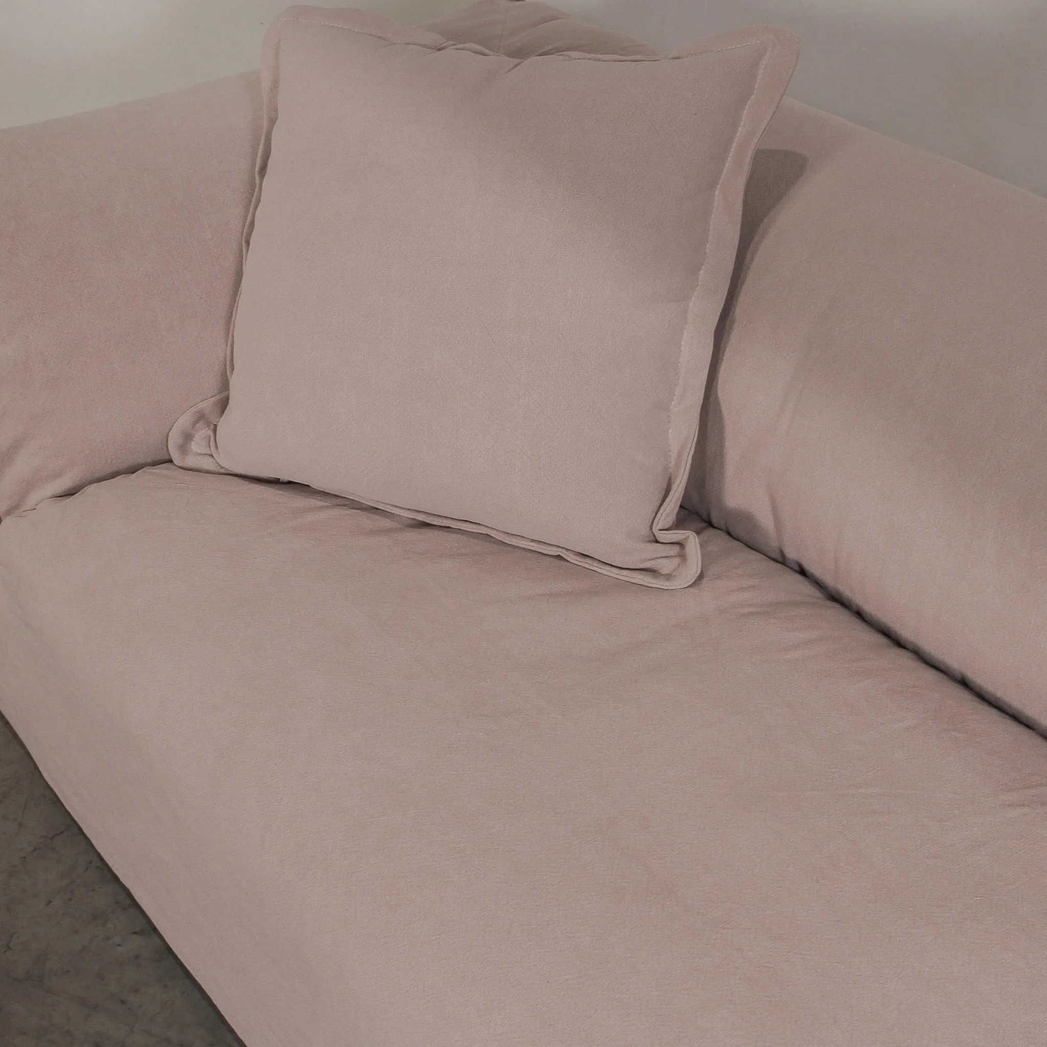 Lumen 4 Seater Sofa - Dusty Pink - Image 6