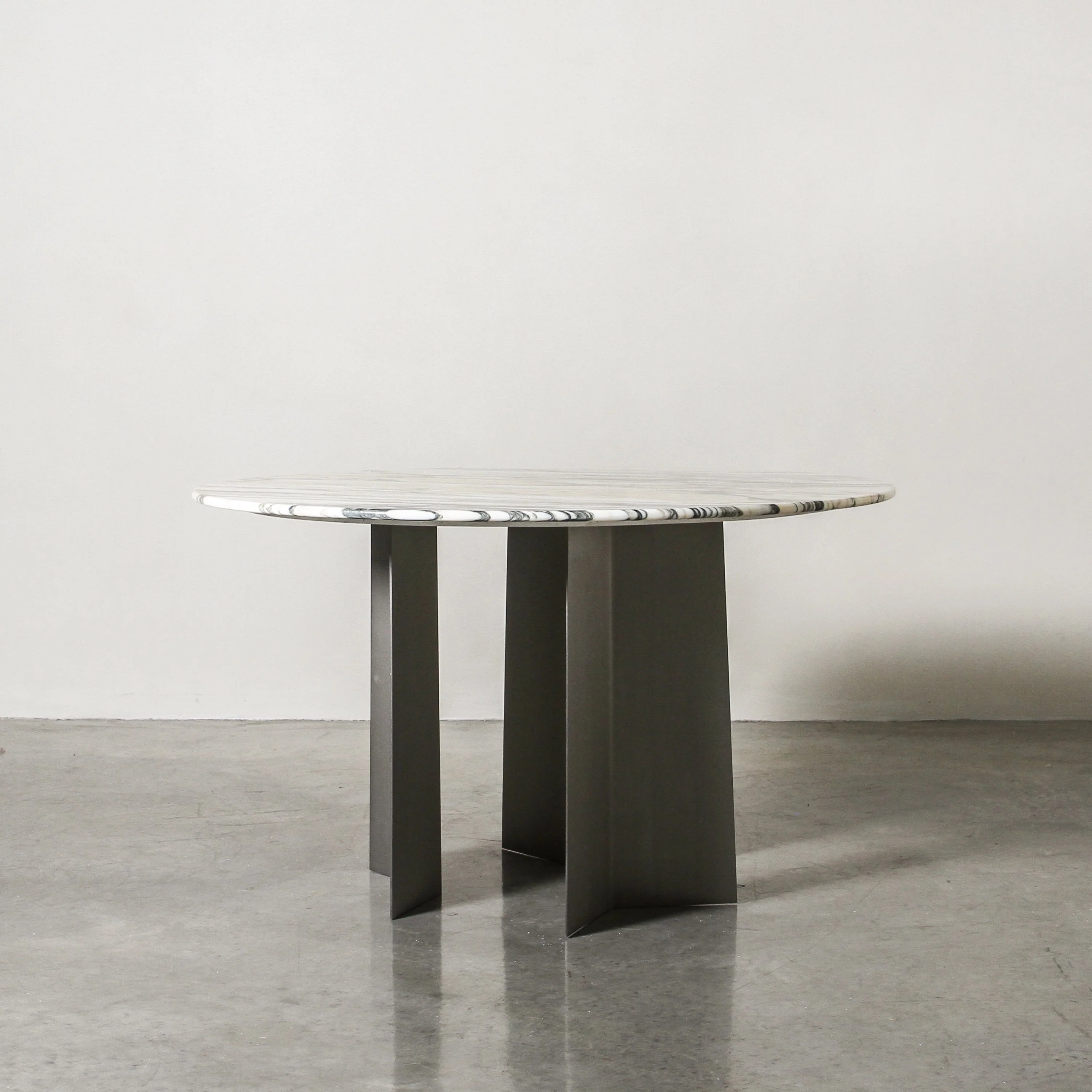 Majesty Dining Table Marble