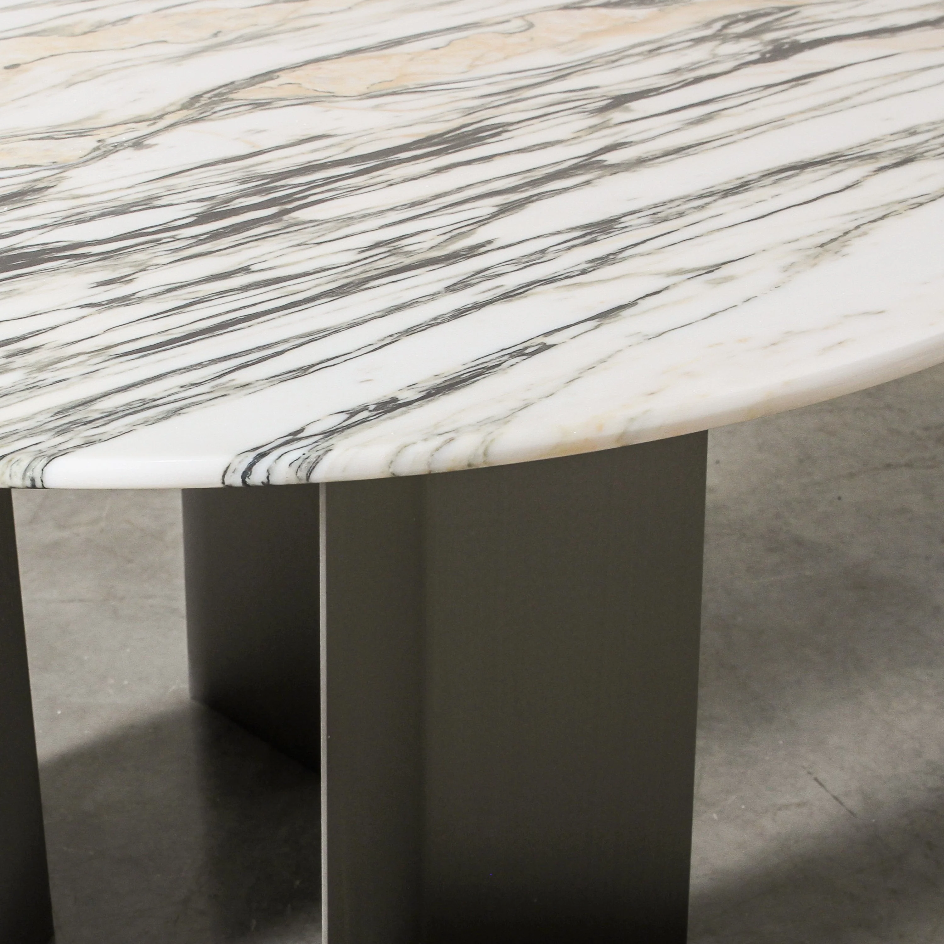 Majesty Dining Table Marble - Image 4