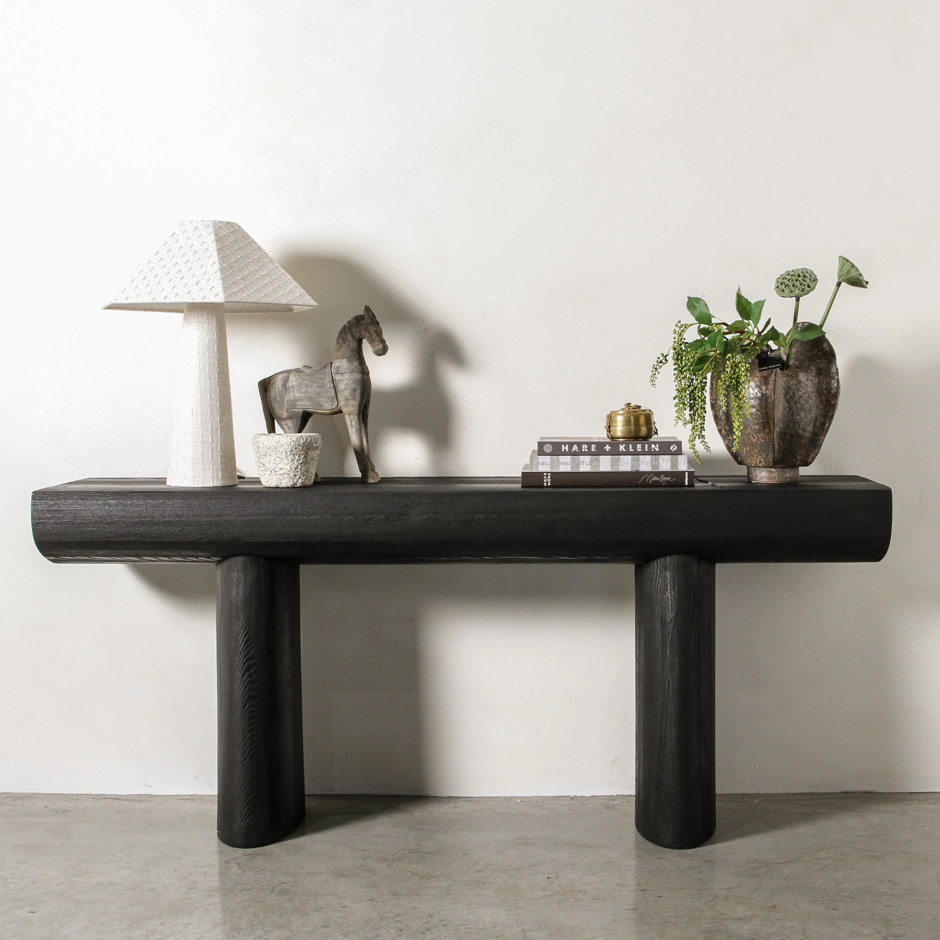 Moderna Console - Image 9
