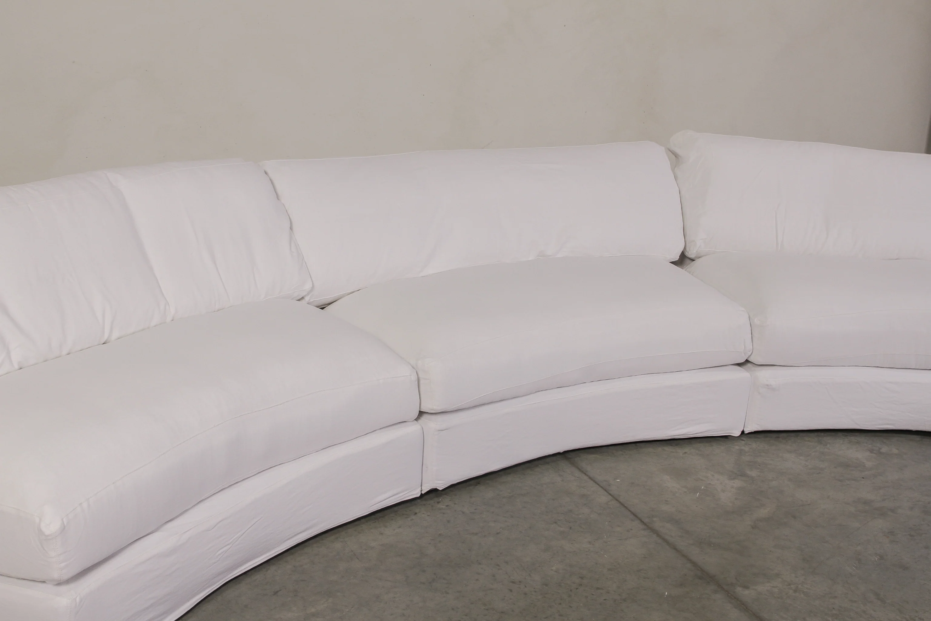 Obscura 6 Seater Sofa - White - Image 11