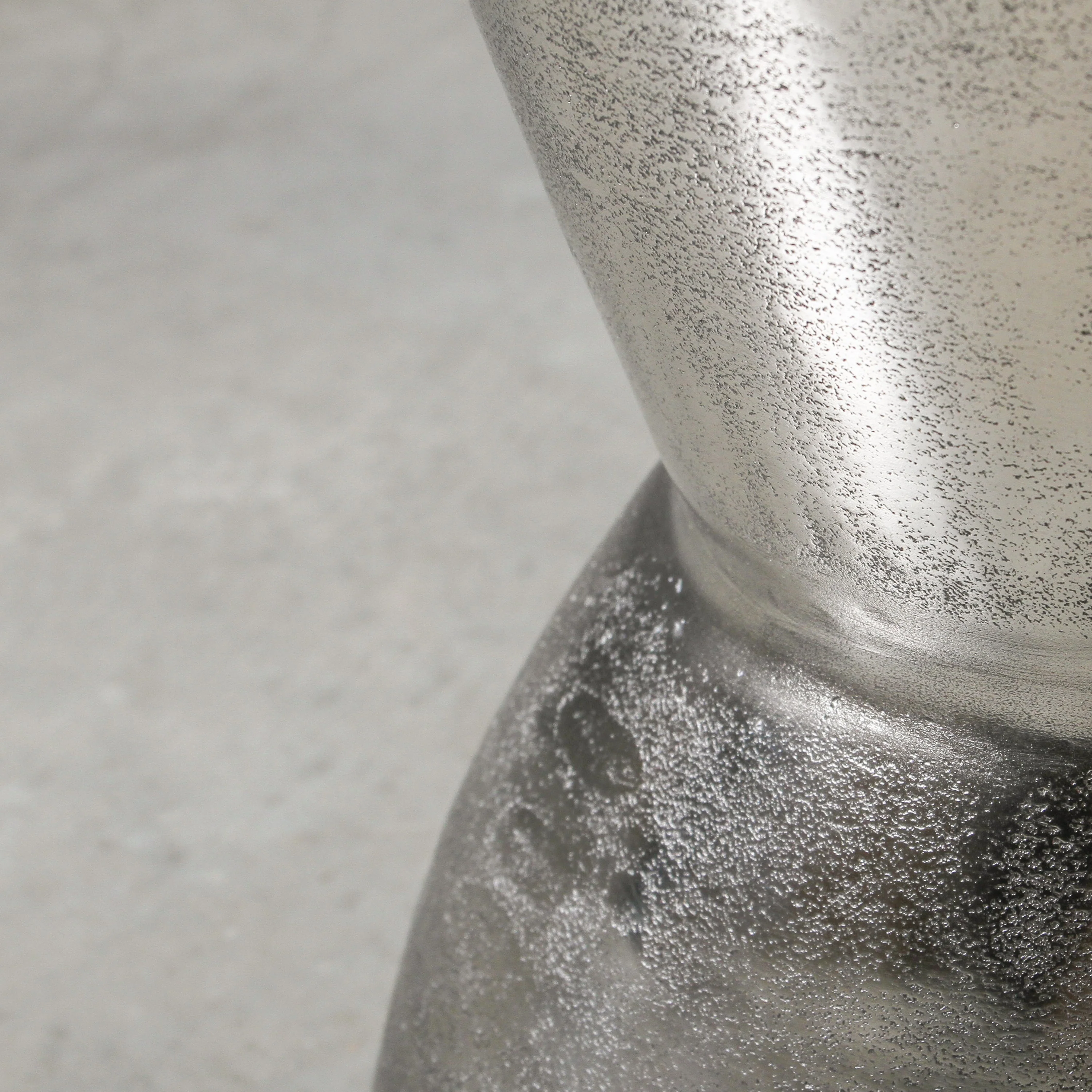 Serene Side Table - Image 5