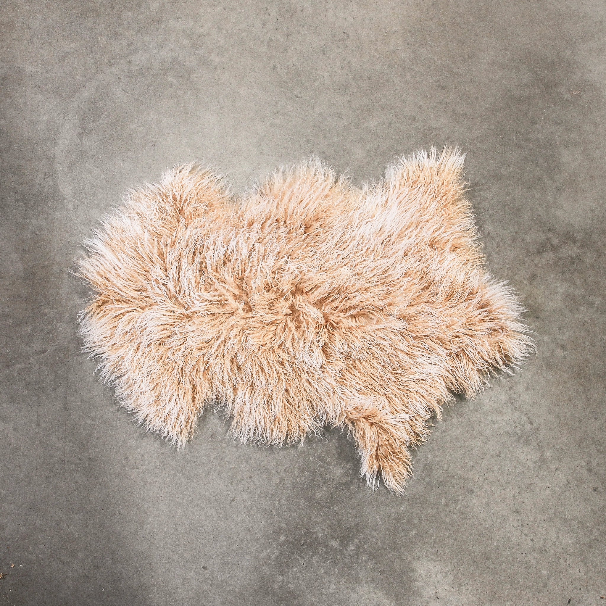 Tibetan Fur Hide Grey Snowflake - Image 4